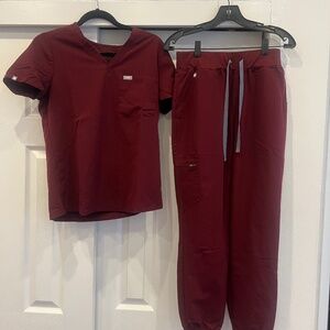 FIGS Women’s Zamora Jogger Scrub Pants Size Medium Burgundy